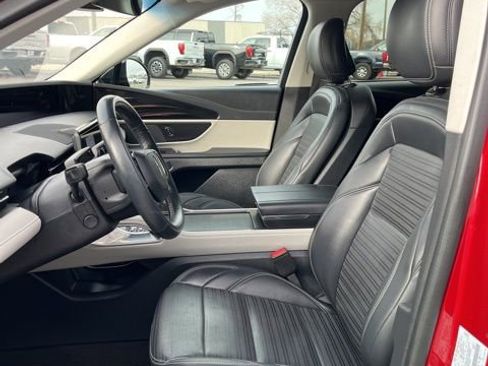 Used 2024 Lincoln Nautilus Reserve AWD/4WD image 28