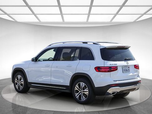 Used 2026 Mercedes-Benz GLB 250 image 2