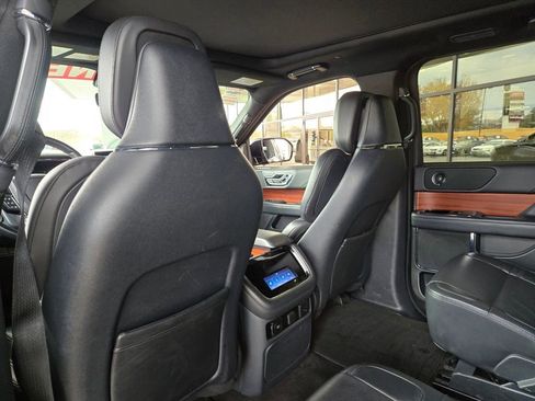 Used 2024 Lincoln Navigator Reserve image 12