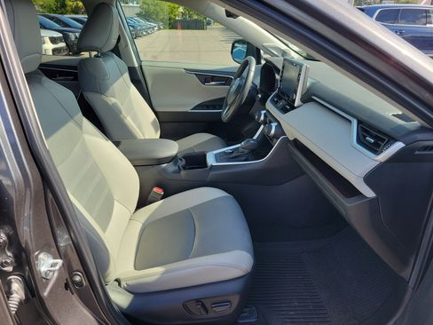 Used 2022 Toyota RAV4 Limited AWD/4WD image 7