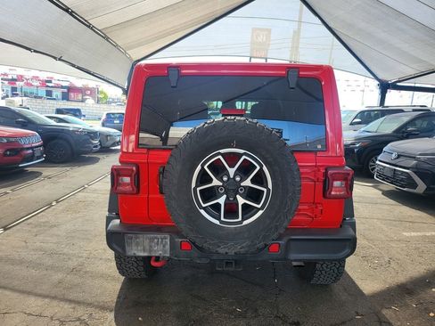 Used 2025 Jeep Wrangler Rubicon image 5