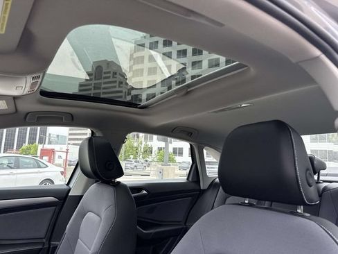 New 2026 Volkswagen Jetta SE FWD image 15