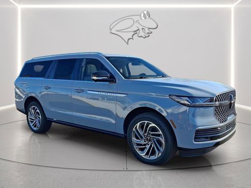 New 2025 Lincoln Navigator L Reserve image 5