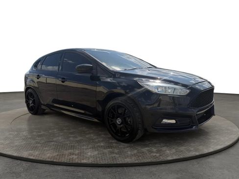 Used 2017 Ford Focus ST w/ Equipment Group 401A FWD image 16