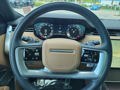 Certified 2025 Land Rover Range Rover SE AWD/4WD image 29