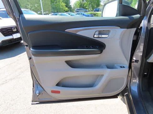 Used 2016 Honda Pilot EX image 16