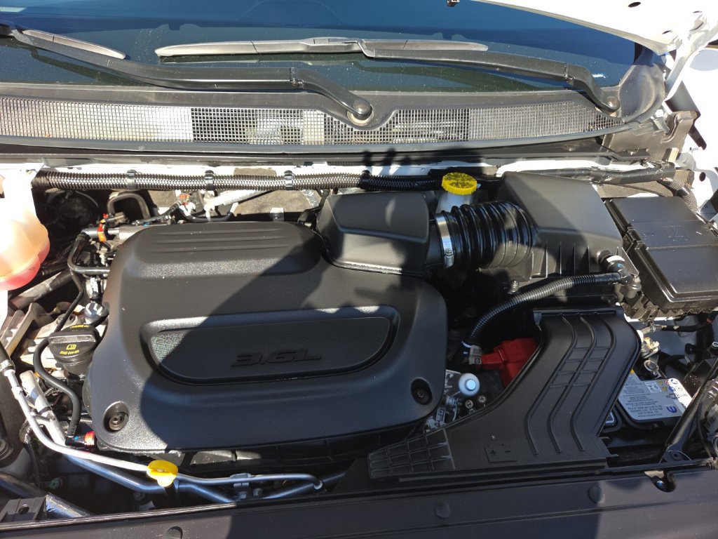 Certified 2026 Chrysler Pacifica Select FWD image 32