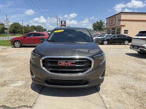 Used 2020 GMC Terrain SLE FWD image 2