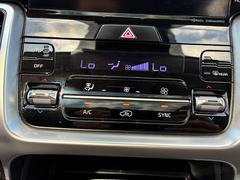 Used 2021 Kia Sorento S w/ Panoramic Sunroof Package FWD image 15