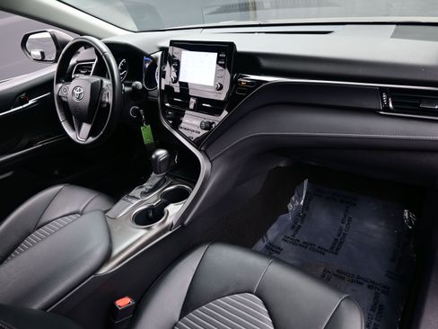 Used 2022 Toyota Camry SE FWD image 15