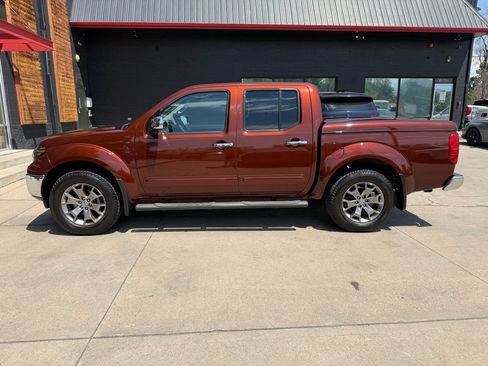 Used 2016 Nissan Frontier SL w/ Moonroof Package AWD/4WD image 13