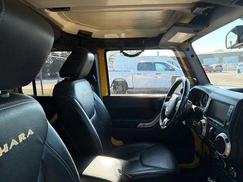 Used 2015 Jeep Wrangler Unlimited Sahara w/ Dual Top Group AWD/4WD image 3