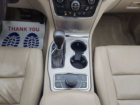 Used 2017 Jeep Grand Cherokee Overland image 18