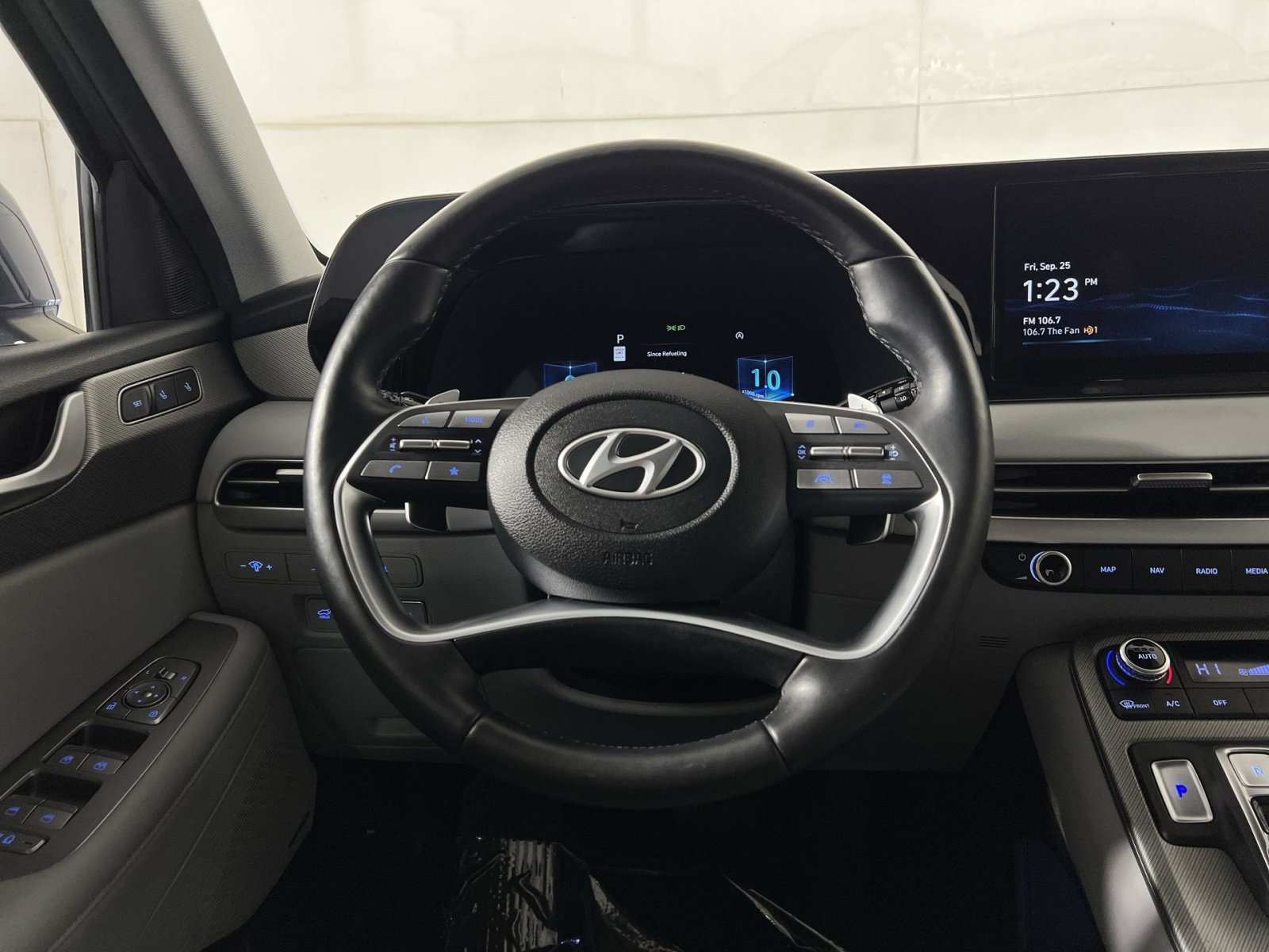 Used 2024 Hyundai Palisade SEL w/ Premium Package AWD/4WD image 16
