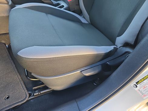 Used 2025 Nissan Versa S image 31