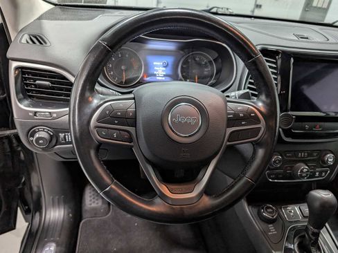 Used 2020 Jeep Cherokee Limited image 37