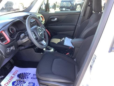 Used 2023 Jeep Renegade Trailhawk image 11