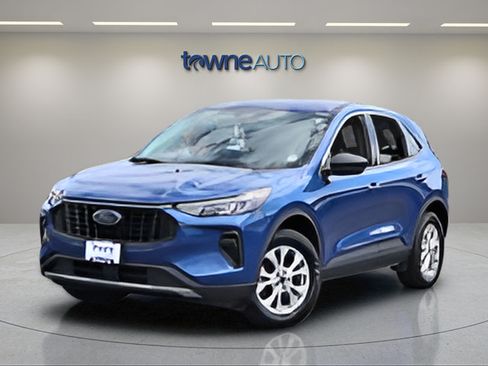 Used 2023 Ford Escape Active AWD/4WD image 2