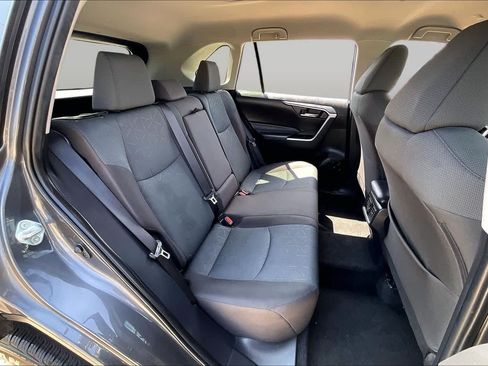 Used 2024 Toyota RAV4 XLE FWD image 20