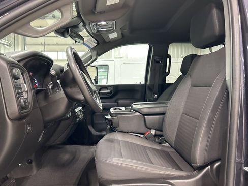 Used 2024 Chevrolet Silverado 2500 Custom w/ Custom Convenience Package image 9