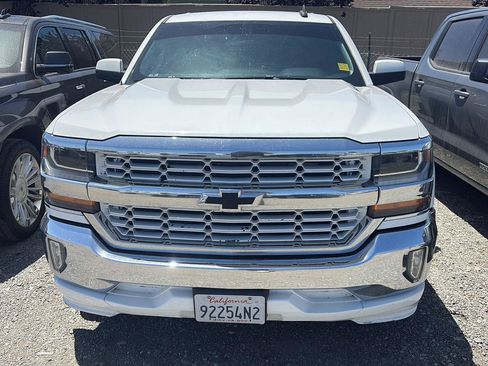 Used 2018 Chevrolet Silverado 1500 LT w/ All Star Edition RWD image 2