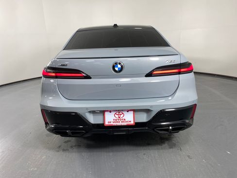 Used 2024 BMW 760i xDrive image 5
