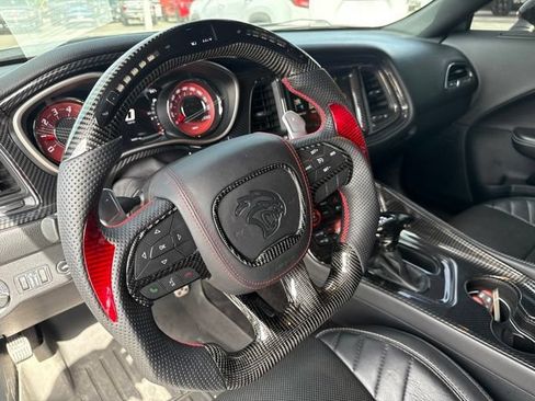 Used 2015 Dodge Challenger SRT Hellcat RWD image 8