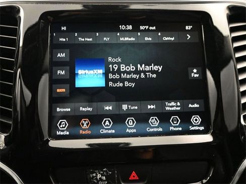 Used 2020 Jeep Cherokee Limited image 22