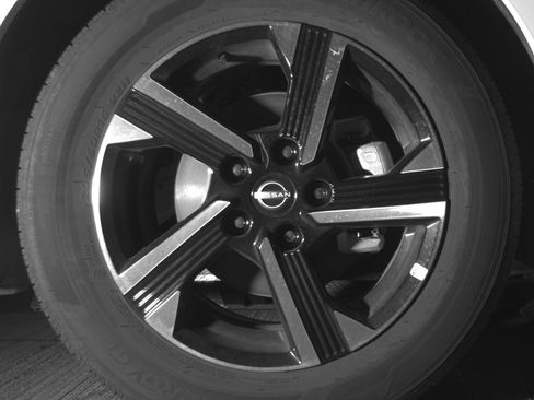 Used 2025 Nissan Sentra SV image 13