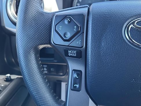 Used 2019 Toyota Tacoma TRD Off-Road image 14