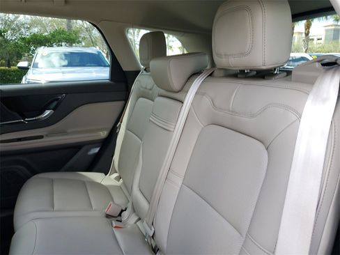 Certified 2022 Lincoln Corsair FWD w/ Equipment Group 101A image 11