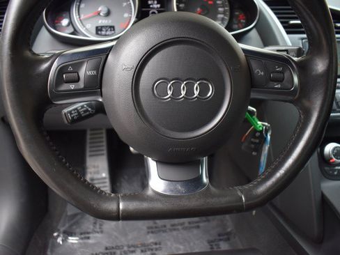 Used 2009 Audi R8 V8 w/ Premium Pkg AWD/4WD image 16