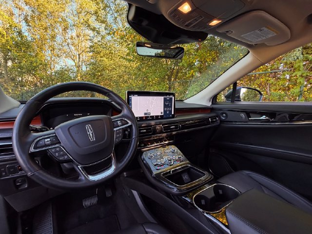 Used 2022 Lincoln Nautilus Reserve AWD/4WD image 26