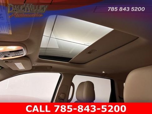 Used 2017 Jeep Grand Cherokee Limited image 9