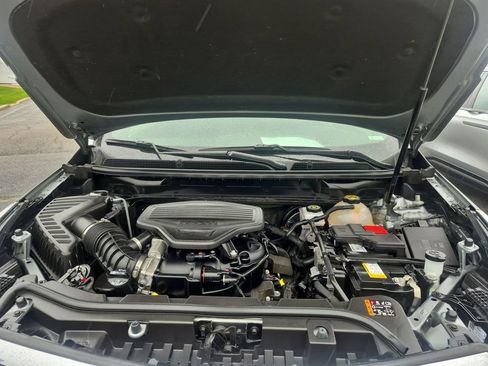 Certified 2023 Cadillac XT5 Premium Luxury w/ LPO, Floor Liner Package FWD image 33