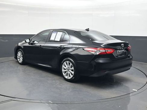 Used 2020 Toyota Camry LE image 6