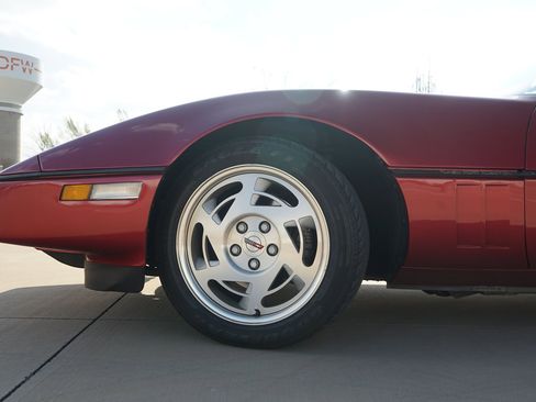 Used 1990 Chevrolet Corvette Convertible image 34