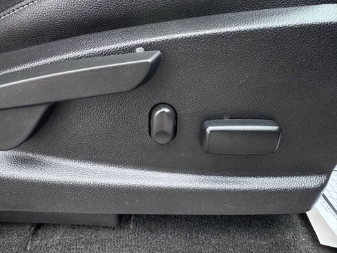 Used 2018 Chevrolet Colorado ZR2 image 35