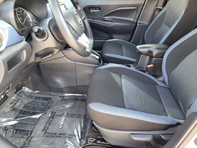 Certified 2025 Nissan Versa SV w/ Trunk Package FWD image 8