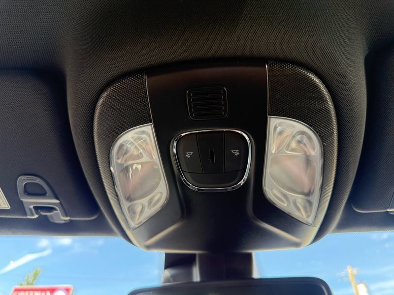 Used 2025 Jeep Compass Trailhawk AWD/4WD image 44