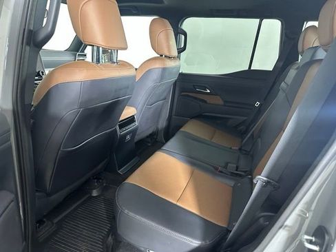 Used 2025 Lexus GX 550 w/ Accessory Package (2T) AWD/4WD image 20
