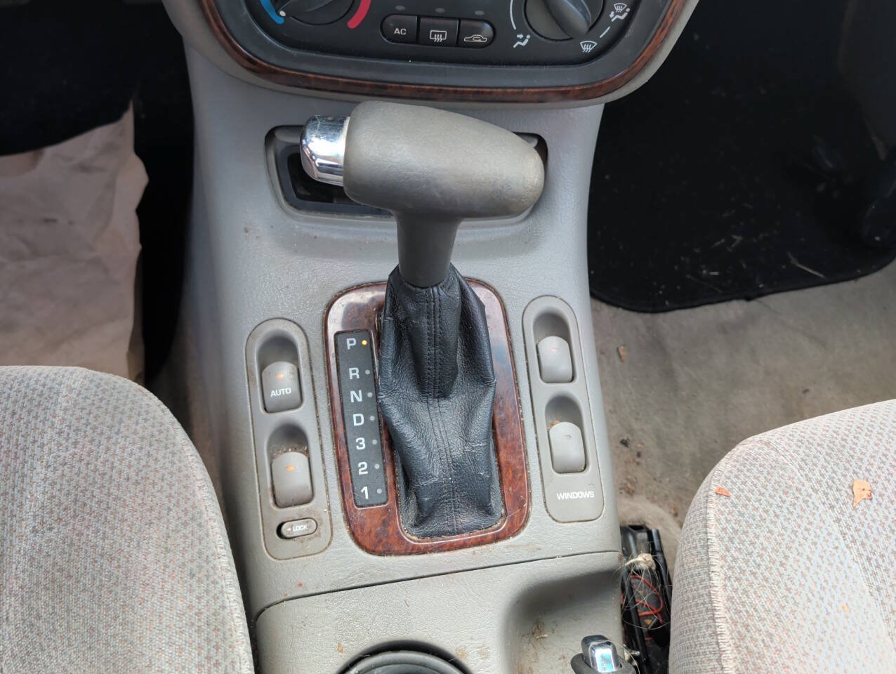 Used 2000 Saturn L-Series LS2 FWD image 36