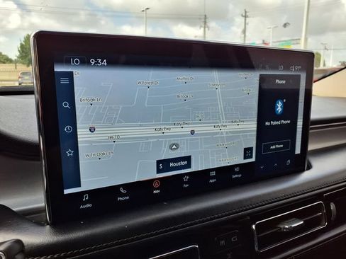 Certified 2022 Lincoln Nautilus FWD w/ Premium Package image 9