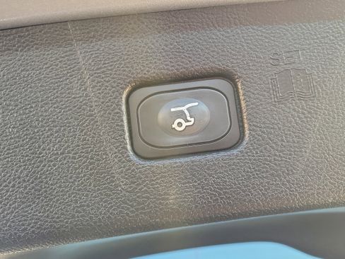 Used 2023 Ford Edge SEL w/ Convenience Package image 9