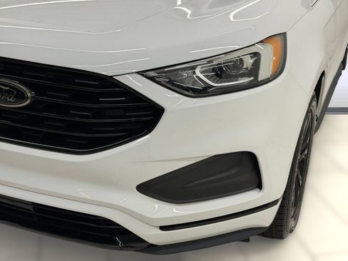 Used 2024 Ford Edge SE w/ Black Appearance Package AWD/4WD image 10