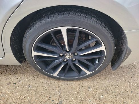 Used 2018 Toyota Camry XSE image 12