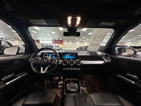Used 2022 Mercedes-Benz GLB 250 image 24