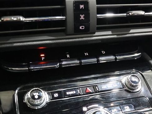 Used 2022 Lincoln Corsair AWD w/ Premium Package image 28