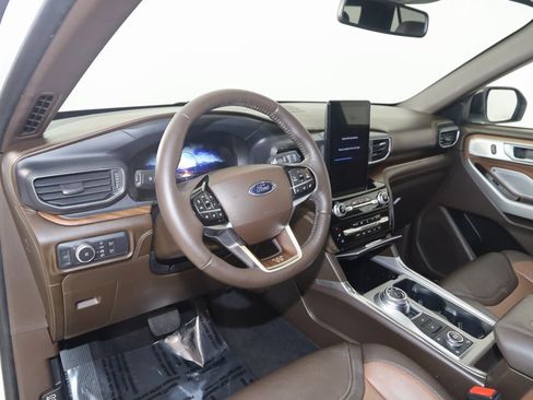 Used 2022 Ford Explorer King Ranch w/ Premium Technology Package image 27