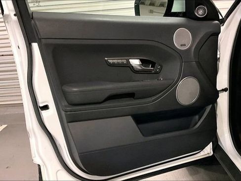 Used 2013 Land Rover Range Rover Evoque Pure image 26